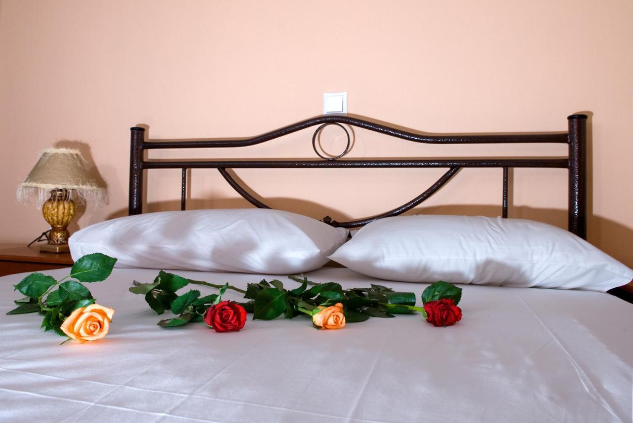 Christina Apartments Panormos  Ngoại thất bức ảnh